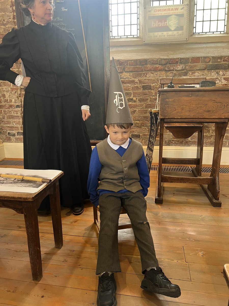 TPAYear2BF's tweet photo. We got to wear the dunce hat! @DeltaTheParks #TPAHistory https://t.co/6e8lLamOmD