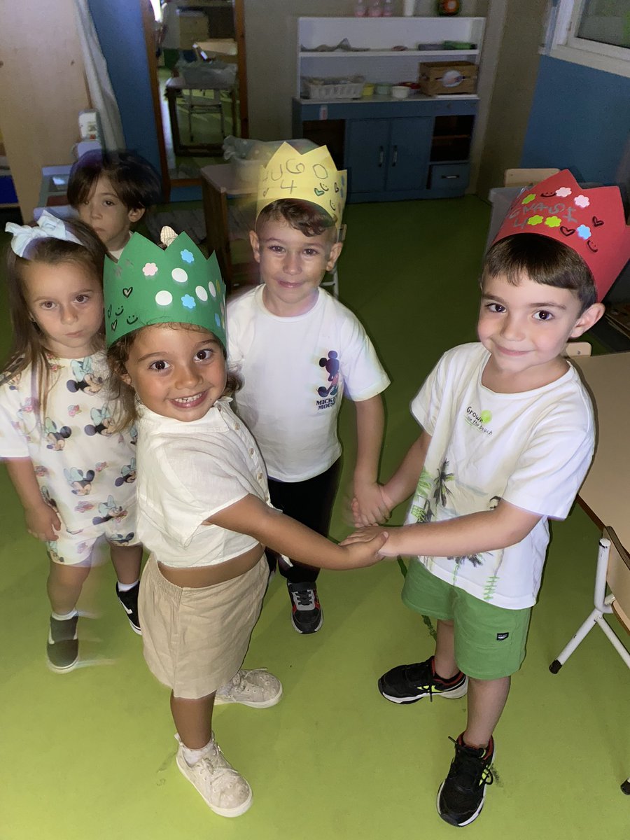 MdcCarla's tweet photo. La superfesta🎉🌈🤩🪅🪩 @escolamdcprat https://t.co/UFUjJnSqoz