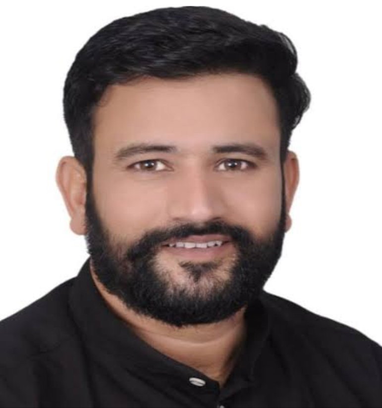 भाईसाहब कहां हैं आप आजकल ?
आपने बेरोजगारों से अपनी राजनीतिक यात्रा शुरू की और अब उनसे ही मुंह मोड़ लिया ।
आज युवा आपकी और देख रहा हैं । आपने वादा किया था कि युवाओं की आवाज उठाता रहूंगा । आज आप बस नेताओं की पोस्ट को शेयर करने में व्यस्त हैं ।
<a href="/TheUpenYadav/">Upen Yadav (मोदी का परिवार)</a> 
#लड़कों_का_हक_मत_मारो
