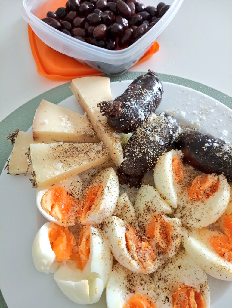 adritness's tweet photo. Muy fan de una alimentación de la que ni siquiera percibes su digestión. https://t.co/KIX1MzBagG