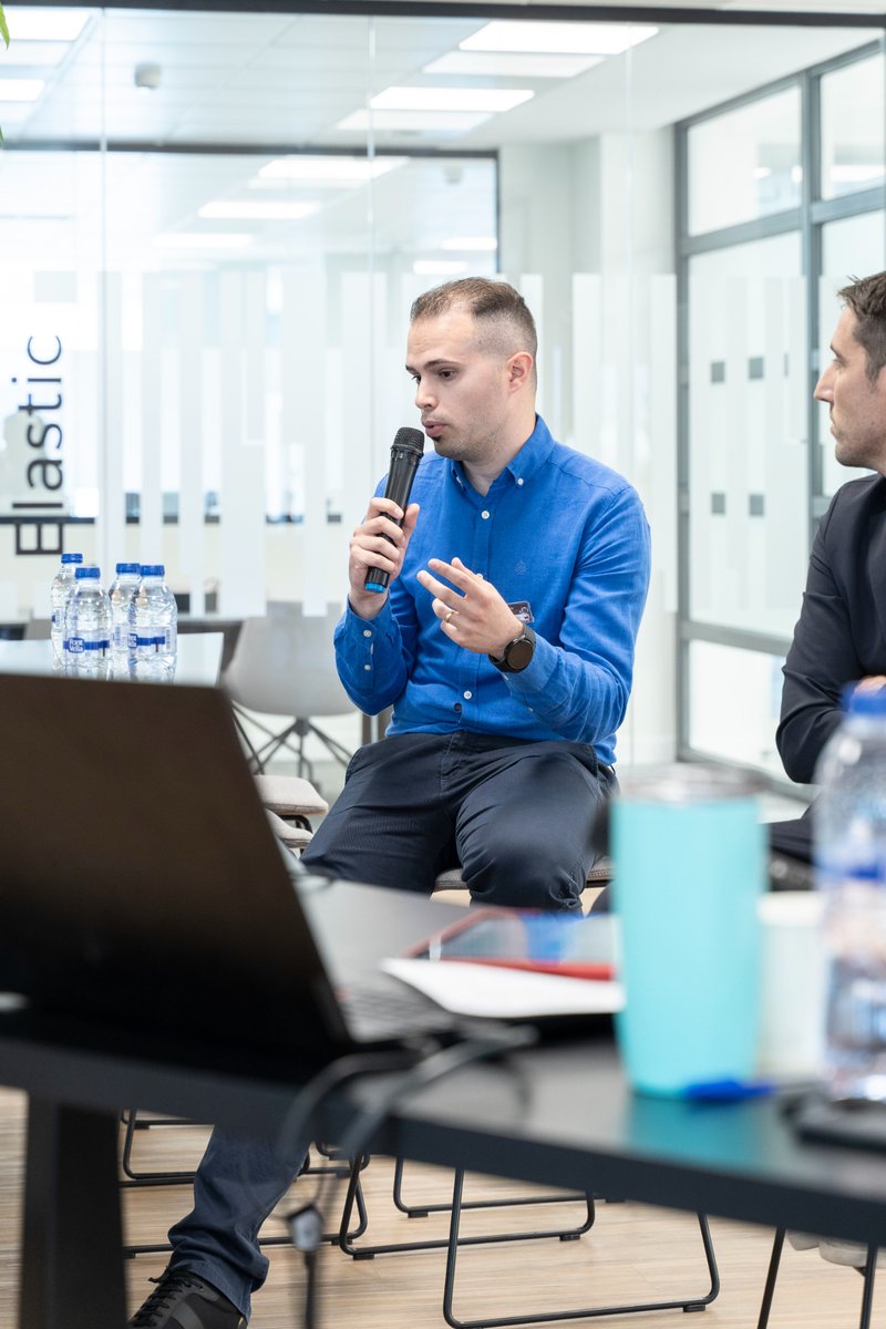 AIJU_Tecnologi's tweet photo. Nuestro compañero @josecarlossola ha participado en el evento organizado por #vdSHOP sobre el futuro del comercio de #juguetes con una ponencia sobre 🗣️" El futuro del juguete en el mundo digital: cómo llevar a otro nivel la experiencia de compra de juguetes".
#AIJUtecnologia https://t.co/hhVLeugIGe
