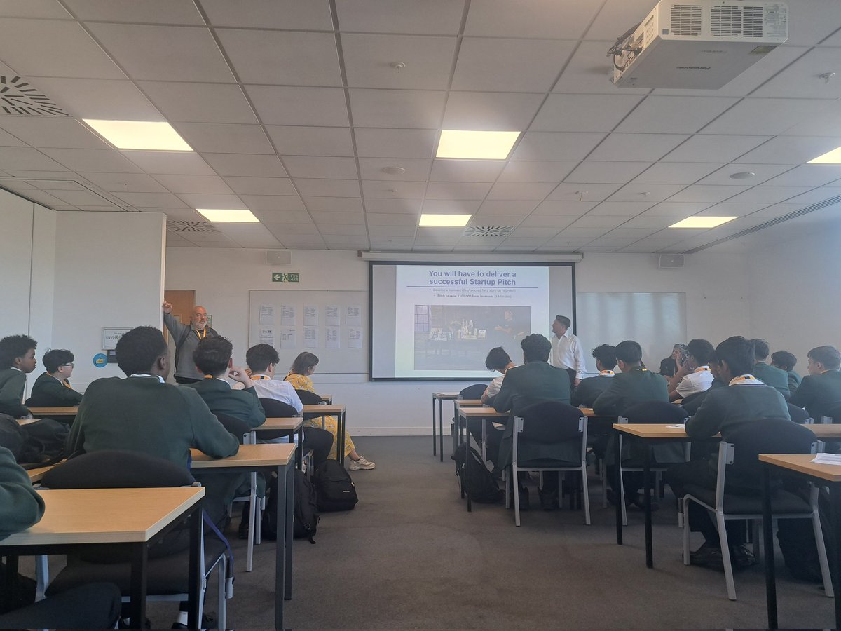 Year 10 Business students at a Business Insight day at the @UWL_CLBS  - their task is to pitch a Business for a vacant shop. Thank you to the team at <a href="/UniWestLondon/">University of West London</a> for this opportunity.