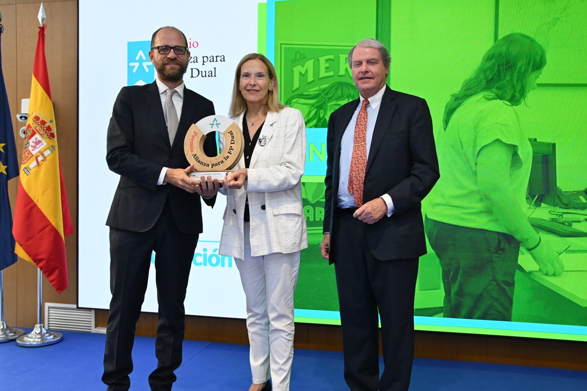 FundaciónBertelsmann (@fbertelsmann) on Twitter photo <a href="/Fundacion_Ceoe/">FundacionCEOE</a> <a href="/OriolHoms/">Oriol Homs Ferret</a> <a href="/ies_luisvives/">IES LUIS VIVES</a> <a href="/hispasec/">Hispasec</a> <a href="/fundaciobcnfp/">Fundació BCN FP</a> El proyecto de <a href="/fundaciobcnfp/">Fundació BCN FP</a> se trata de una iniciativa que destaca por la cooperación y la gran capacidad de replicabilidad del modelo a otros organismos públicos. <a href="/Fundacion_Ceoe/">FundacionCEOE</a> <a href="/OriolHoms/">Oriol Homs Ferret</a> <a href="/ies_luisvives/">IES LUIS VIVES</a> <a href="/hispasec/">Hispasec</a> <a href="/fundaciobcnfp/">Fundació BCN FP</a> El proyecto de <a href="/fundaciobcnfp/">Fundació BCN FP</a> se trata de una iniciativa que destaca por la cooperación y la gran capacidad de replicabilidad del modelo a otros organismos públicos.