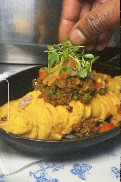 This is eggsactly what you need today, a wholesome Bombay-style keema omelette💛 Our hot special in collab with Pandeli foods🔥

#eggbreak #nottinghill #eggs #eggseggseggs #foodie #brunch