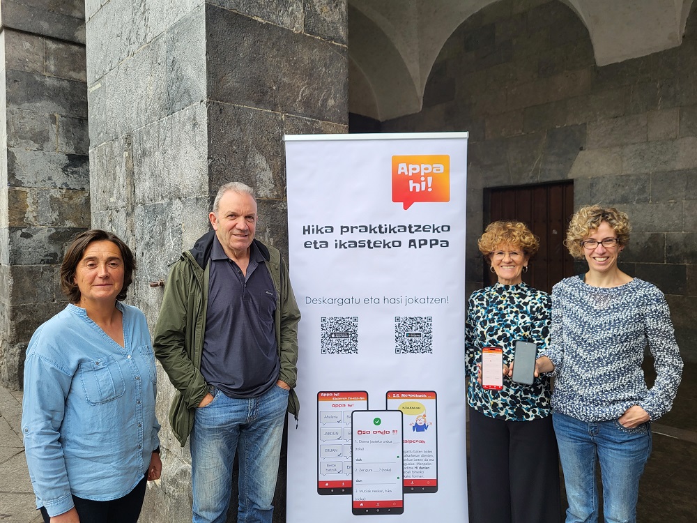 Udalak APPA HI! Hika ikasteko eta praktikatzeko aplikazioa aurkeztu du. Aplikazioak modu errazean toka eta noka praktikatzeko aukera ematen die euskaldun guztiei. labur.eus/KJEaW
👉Doan da. Jaitsi aplikazioa, eta saiatu galderak erantzuten! 
<a href="/Hikeeizan/">Hike eizan!</a>