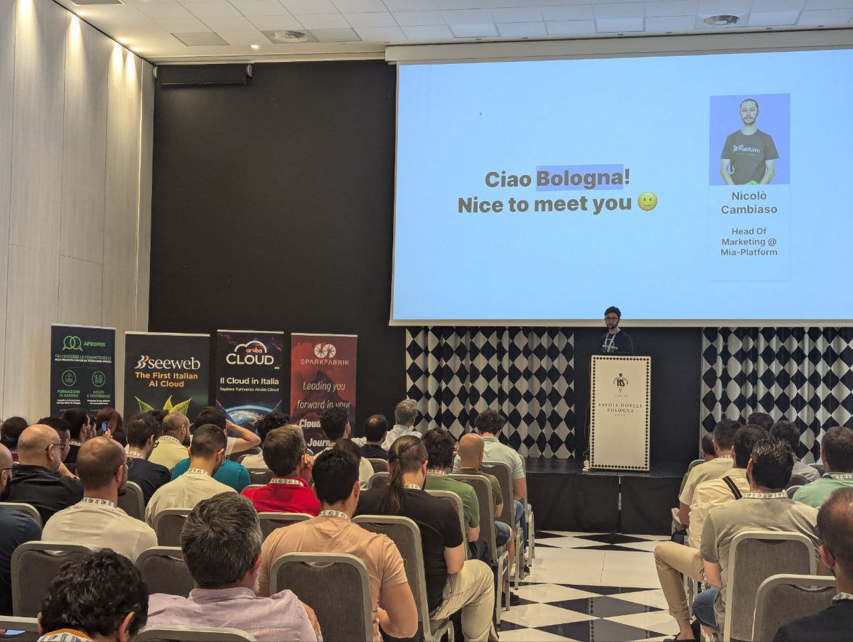#nowonstage: our very own Senior Marketing Manager <a href="/nico_cambiaso/">Nicolò Cambiaso Erizzo</a> with his talk "#PlatformEngineering is not about #Tech" 👾

#MiaPlatform #KCDItaly <a href="/KCDItaly/">Kubernetes Community Days Italy</a>
