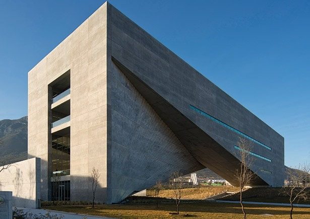 ¡Tadao Ando tiene presencia en América Latina con su primera obra, "The Gates of Creation", en México! Descubre cómo redefine el paisaje cultural con su icónica visión. 🎨🏛️
…hitectural-digest-mexico.visitlink.me/GmJblR