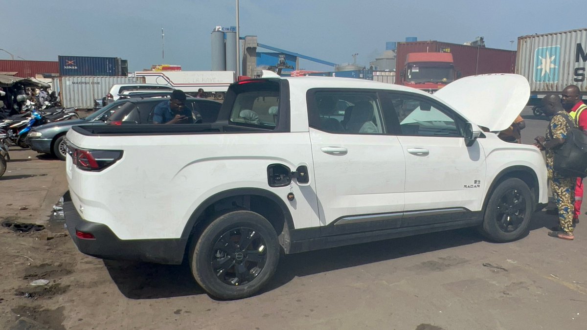 SolarTaxiGh's tweet image. ✨Exciting times in Togo! 
We delivered a sleek, eco-friendly electric vehicle (a Radar pickup) to a happy client in Togo. 
The Radar is the second #EV the client has purchased from SolarTaxi.

Join the EV revolution and experience the future of driving today! 🚗🔋🌍 #EVDelivery