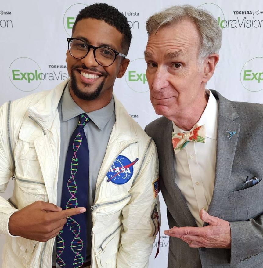 HamptonU_Alumni's tweet photo. #HamptonUAlum Justin Shaifer teamed up Bill Nye "The Science Guy" &amp; tech giant Toshiba to host the world's largest K-12 science competition! 🔬🧬👨🏽‍🔬

Shaifer's work nurturing young innovators continues the rich legacy of Hampton’s alumni making a positive impact through education. https://t.co/btmQacAwKd