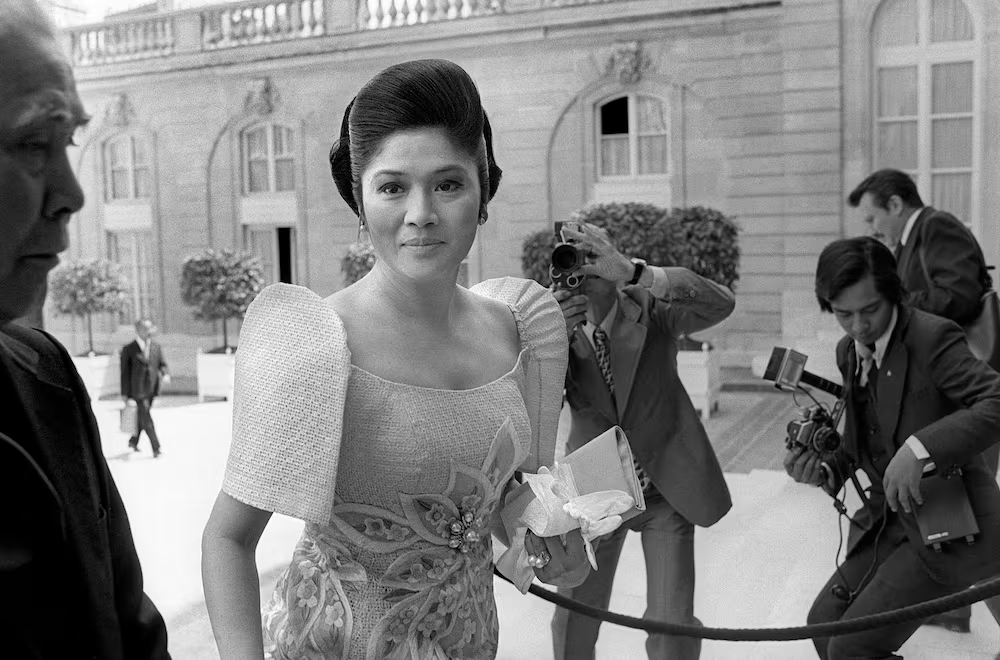 ypma_albert's tweet image. “When I became first lady, it became demanding for me. I have to dress up and make myself more beautiful. Because the poor always looks for a star”, President Imelda Marcos, Philippines

thenationalnews.com/world/asia/202…

#ImeldaMarcos #onepercenter