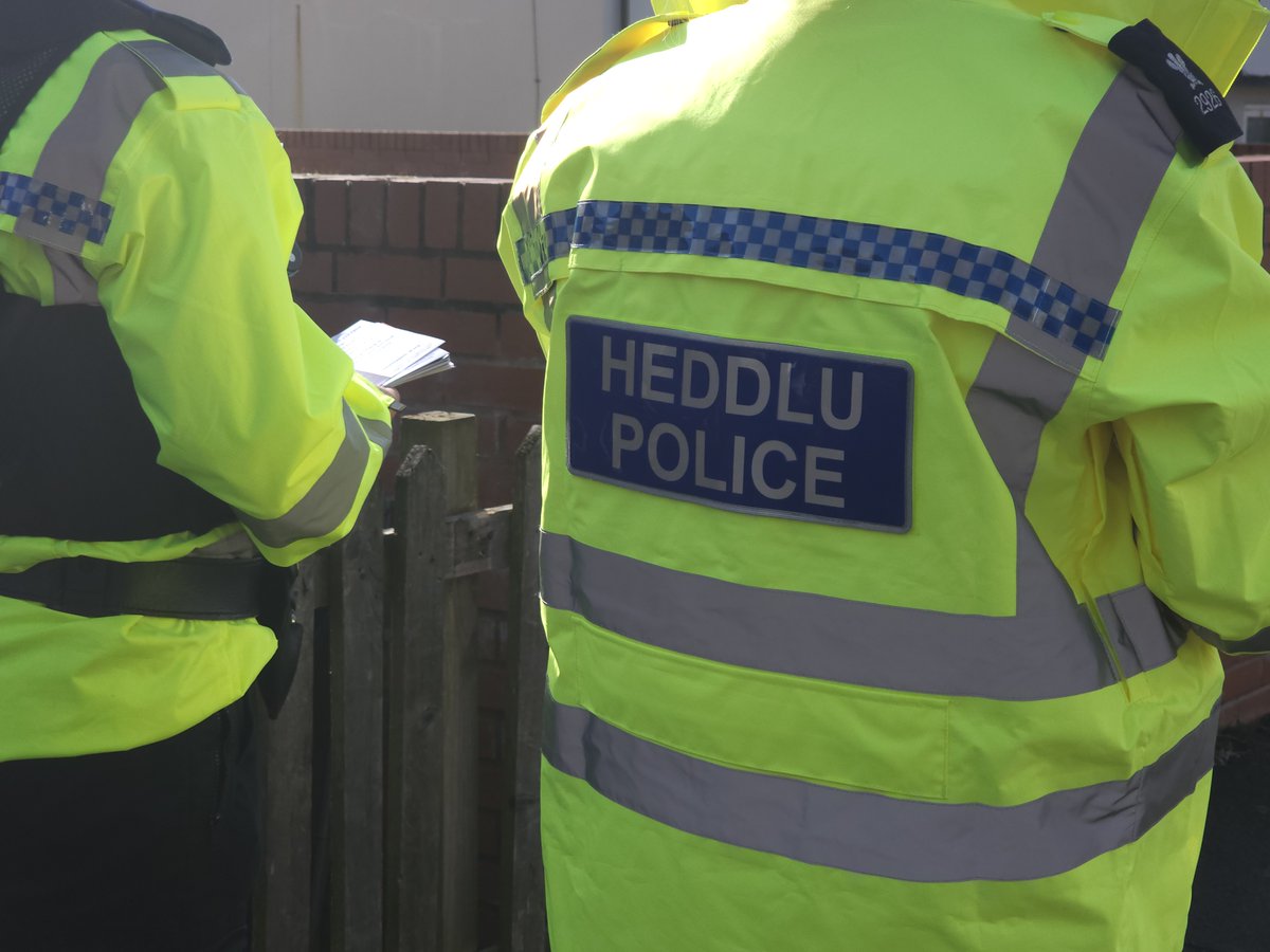 Gyda cystadleuaeth UEFA Ewro 2024 ar y gweill, mae Heddlu Gogledd Cymru yn darparu adnoddau ychwanegol i ymdrin â cham-drin domestig yn ystod y twrnament a dros gyfnod yr haf.

Darllenwch fwy yma: orlo.uk/0nV28

#TacloCamdrinDomestig
#YmaiChi
#YmgyrchWebb