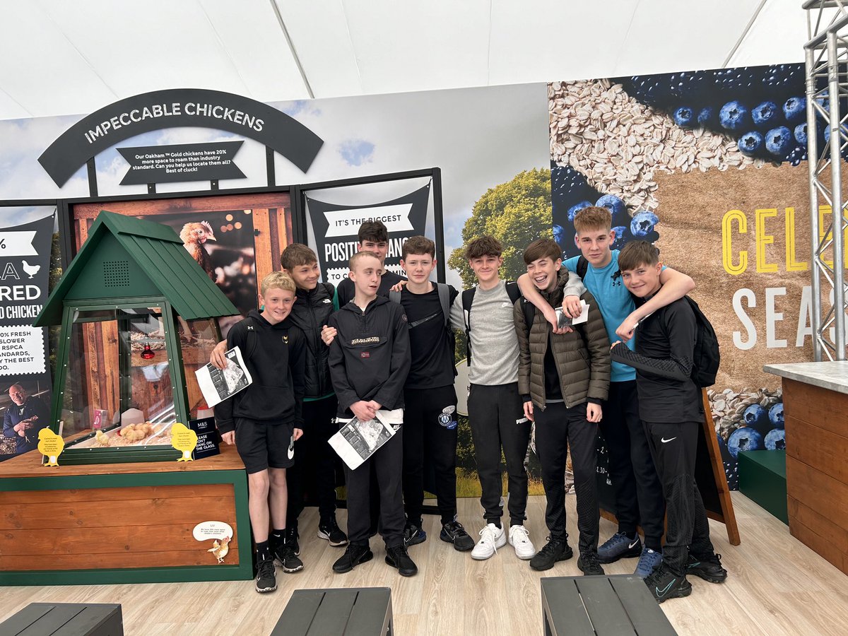 BusinessBraes's tweet photo. Had a fantastic trip learning about technology in farming &amp; Scottish food brands at the Royal Highland Show. Everyone had a fantastic day!!! 🐄🚜@BraesHigh @BraesTech @ScotlandRHShow https://t.co/dVkh5Cv0Jm