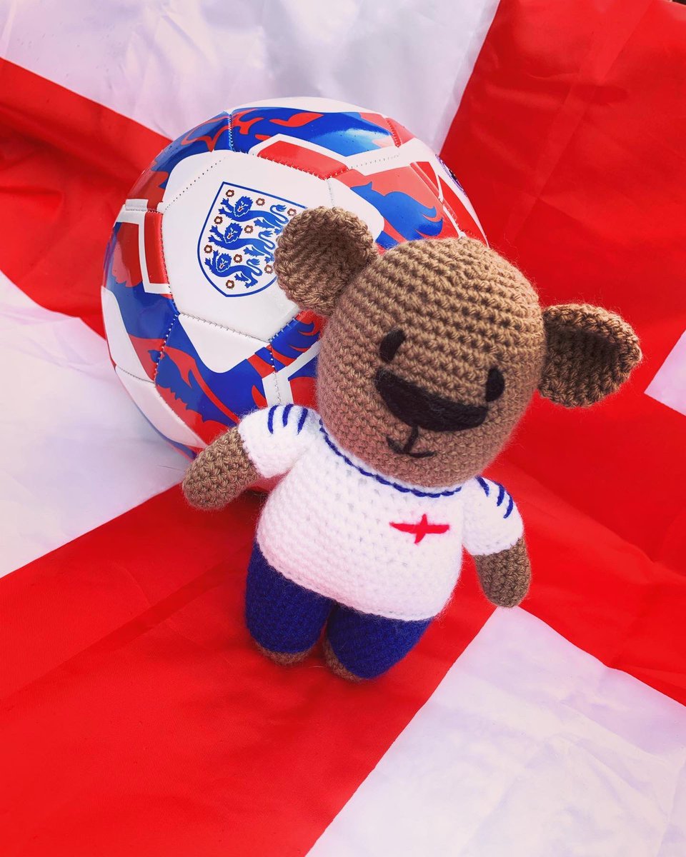 SimonGBrooks's tweet image. The @England #HeroBear made by @NatCBrooks is all set to cheer on the team in @EURO2024 against Denmark! 🇩🇰 

Good luck! 🏴󠁧󠁢󠁥󠁮󠁧󠁿🏴󠁧󠁢󠁥󠁮󠁧󠁿🏴󠁧󠁢󠁥󠁮󠁧󠁿

#EURO2024 #ENGDEN #ThreeLions