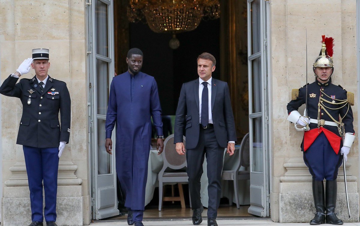 PR_Senegal's tweet image. Le Chef de l’Etat @PR_Diomaye s&apos;est entretenu avec le Président français, @EmmanuelMacron, en marge du Forum mondial pour l&apos;innovation et la souveraineté vaccinales, ce jeudi 20 juin 2024, à Paris. L’intégralité du communiqué conjoint⤵️
linkedin.com/pulse/communiq…