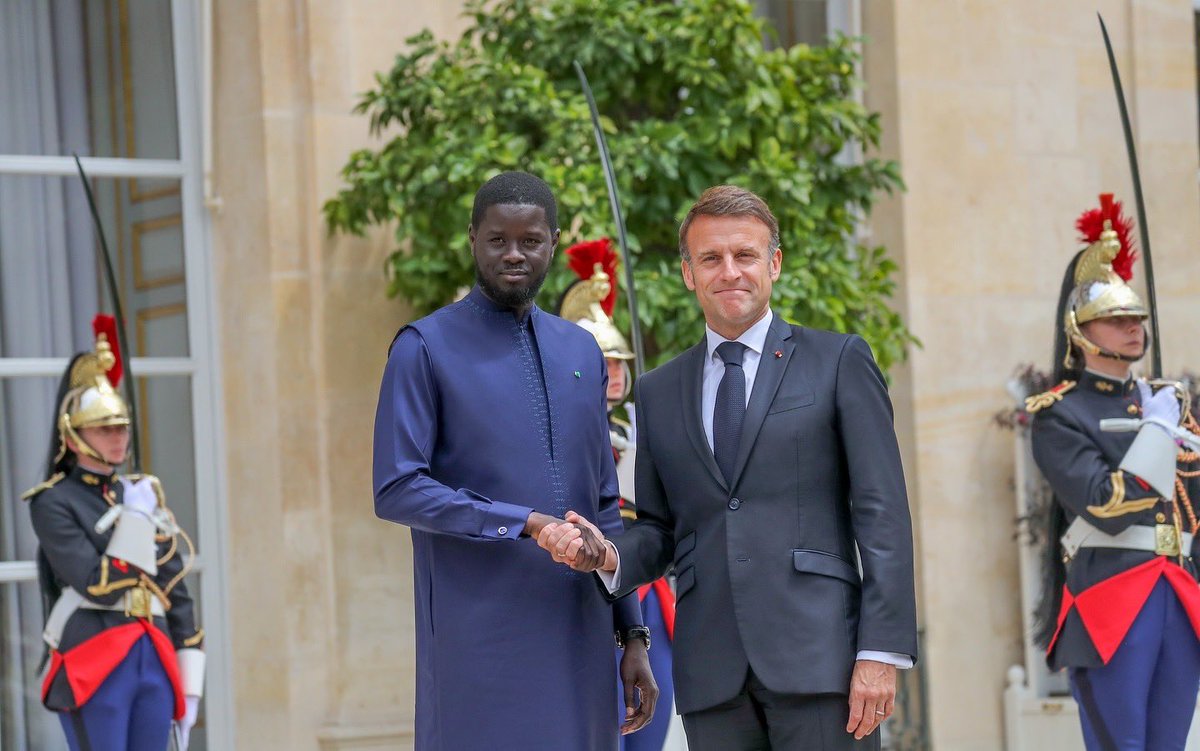 PR_Senegal's tweet image. Le Chef de l’Etat @PR_Diomaye s&apos;est entretenu avec le Président français, @EmmanuelMacron, en marge du Forum mondial pour l&apos;innovation et la souveraineté vaccinales, ce jeudi 20 juin 2024, à Paris. L’intégralité du communiqué conjoint⤵️
linkedin.com/pulse/communiq…