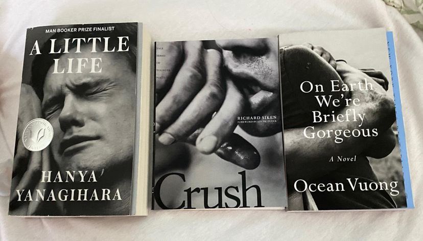 cosmicspacesex2's tweet image. yk i keep my black and white book covers ON ME 🗣🗣