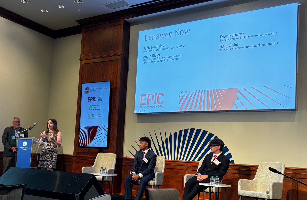 educator_murray's tweet image. Proud of Diego Juarez and Sam Solis, presenting today in Washington, D.C. @LISDTECHCenter @USCCFoundation @LenaweeNow #EPICLearning