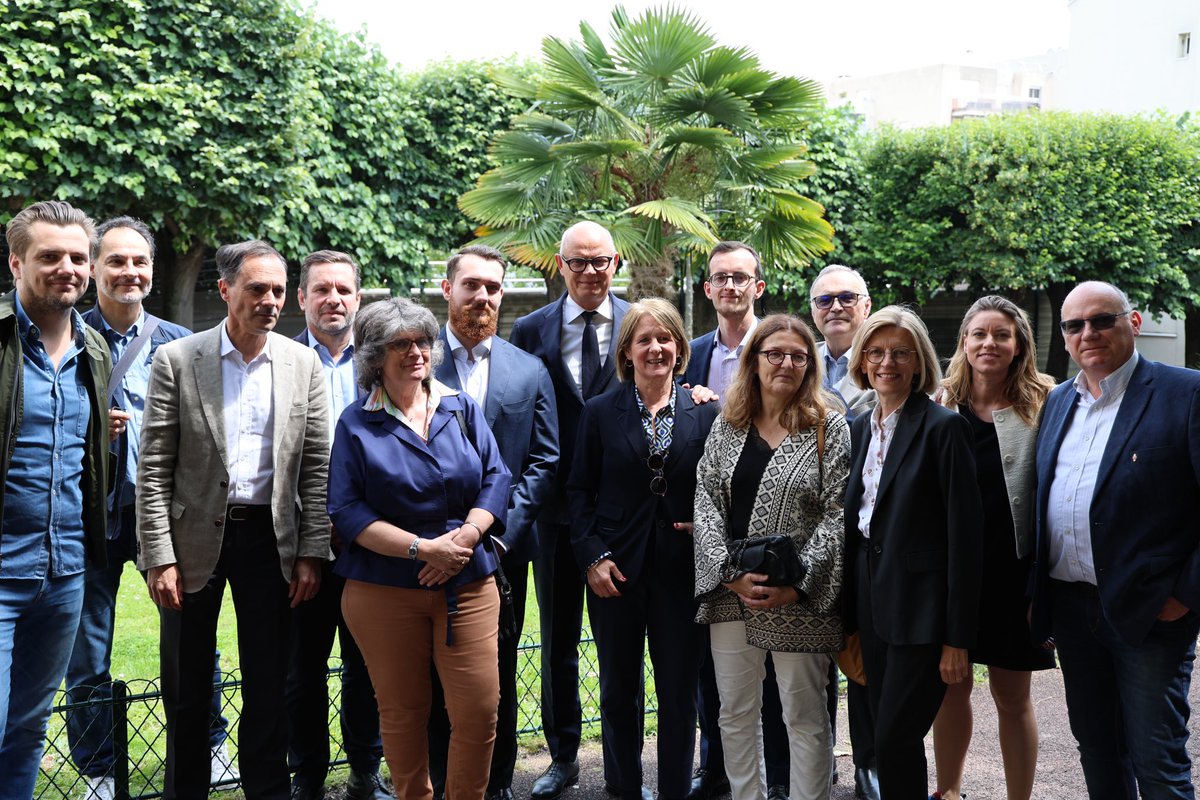 ribaultch's tweet photo. Venue de @EPhilippe_LH sur notre circonscription de #Nanterre #Suresnes pour soutenir la candidature de @IsabelledeCrecy et la mienne, avec @BOUDYGuillaume et @iflorennes92 https://t.co/2IaQmHzPqr