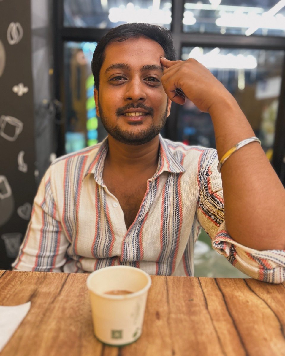 "A cup of tea and a moment of serenity"
#allenmathewslofficial 🥰❤️

#tealover #teatime #teashop #feelingfresh #goodvibes #love