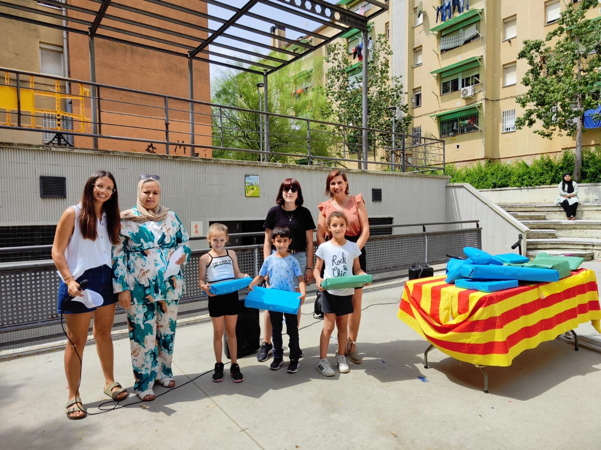 Premis de convivència 2023-2024: Quan les teves actituds són valentes, la teva vida i la dels altres millora. 
Ser solidària, trencar el silenci, posicionar-se amb la víctima, tenir empatia i rebutjar les actituds violentes. 
Juntes cap a un món ple de valents i valentes!