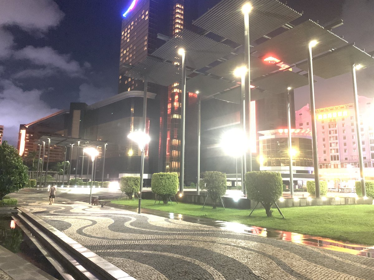 lostvv1998's tweet photo. 每���都會係呢度等緊靴男踩我

#boots #軍靴 #舔靴 #舔穿靴男的腳 https://t.co/QtNDDjJ2k1