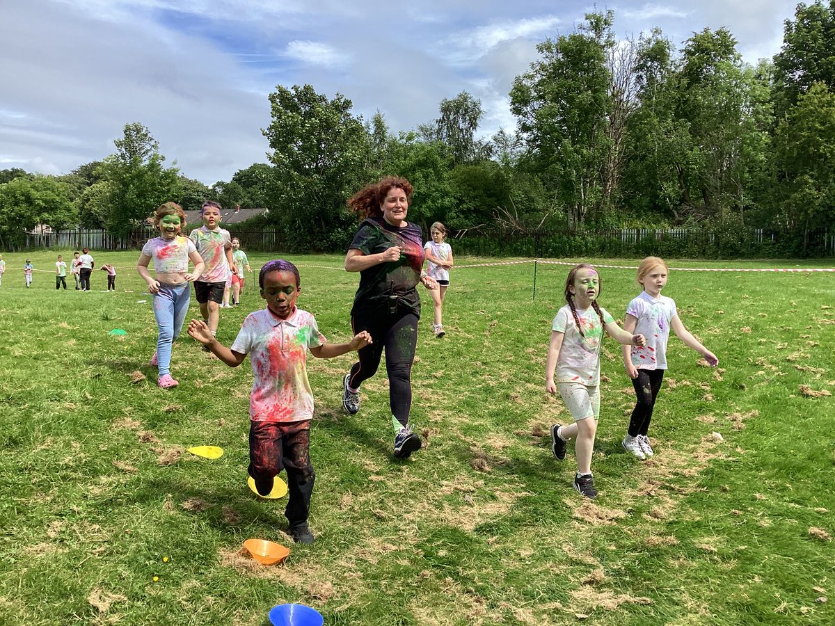 Awesome Colour Run today. Thanks to Oak House and their mentors Mrs Mac and Mrs Maycock for organising such a fun event. <a href="/RenEdHWB/">Renfrewshire Health and Wellbeing Education Team</a> #houseevent #fun