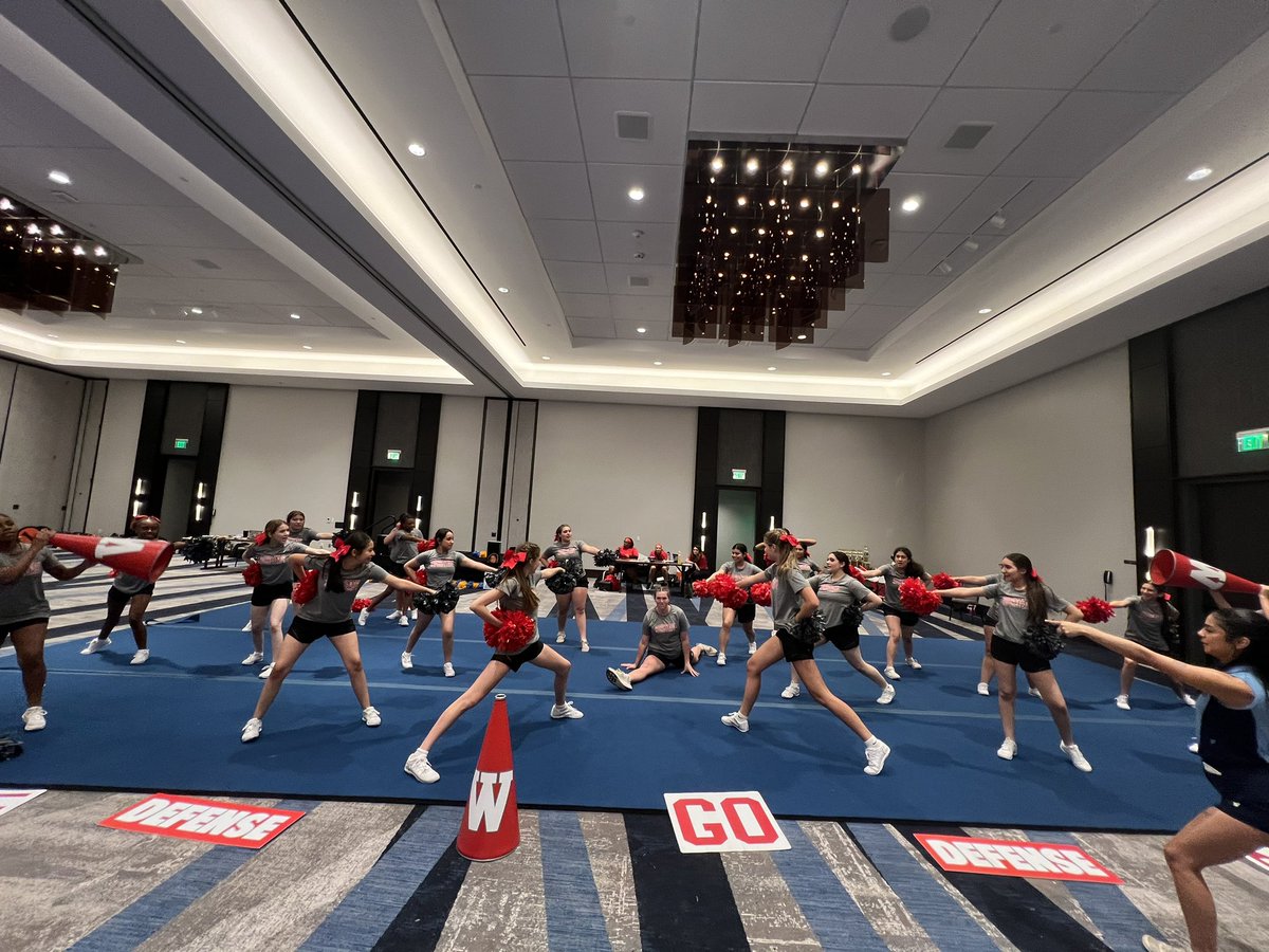 Waltrip Cheerleading tweet media