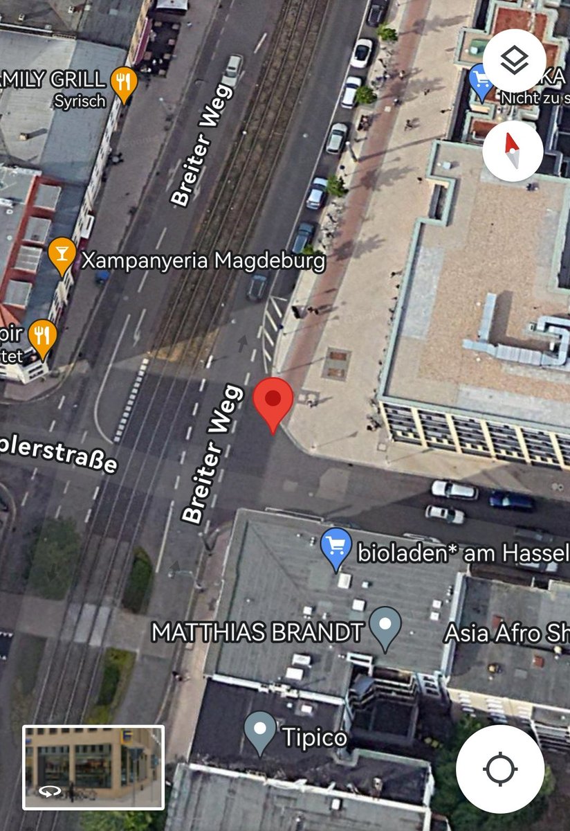 Diese Kreuzung = Katastrophe für Radfahrer