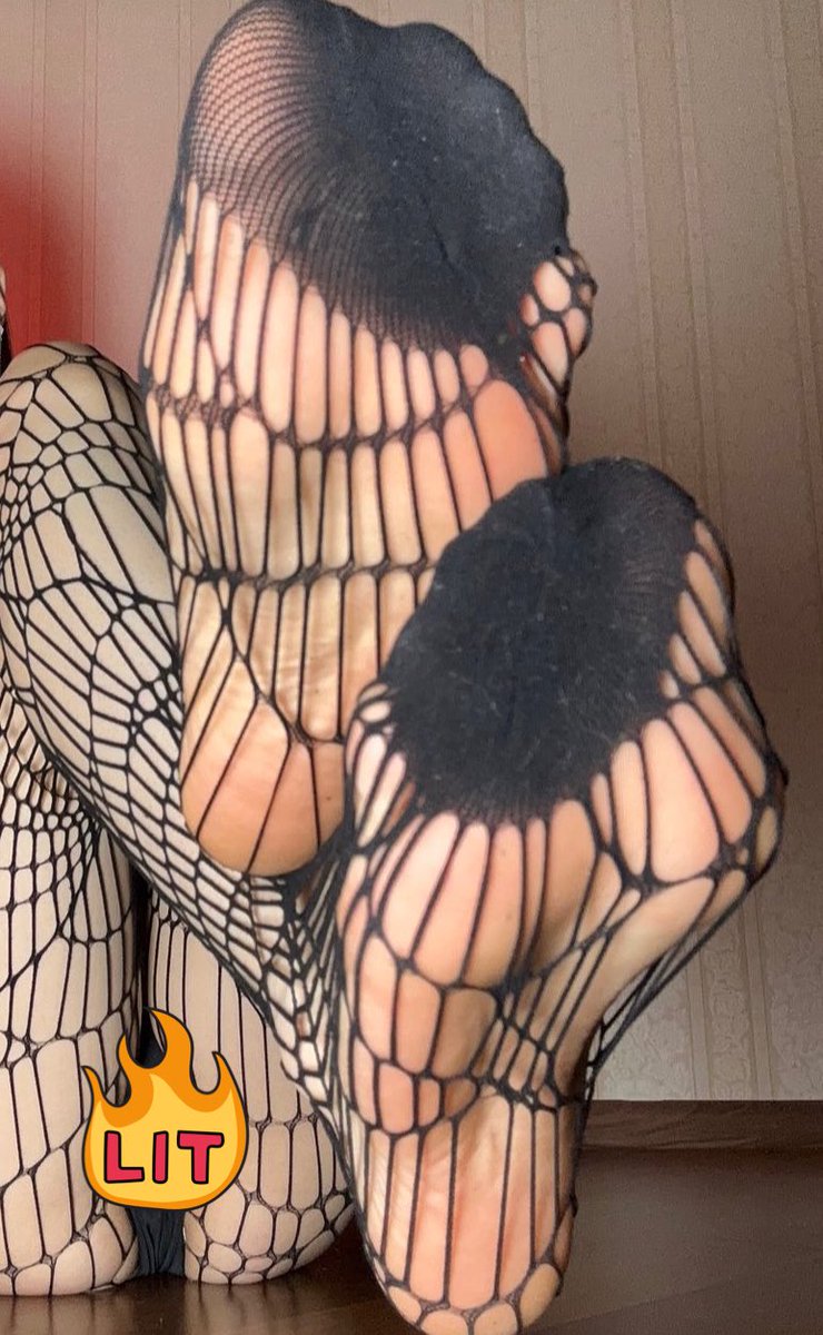 Für diese Füße gehst du anschaffen du deutsche missgeburt 

Du willst nicht ? Muss ich dir erst in die fresse 👊🏻? Muss ich dich erstmal brechen ? Du willst es wohl nicht anders du wirst solange in meinem Keller gefesselt verrotten bis du bastard anschaffen gehst