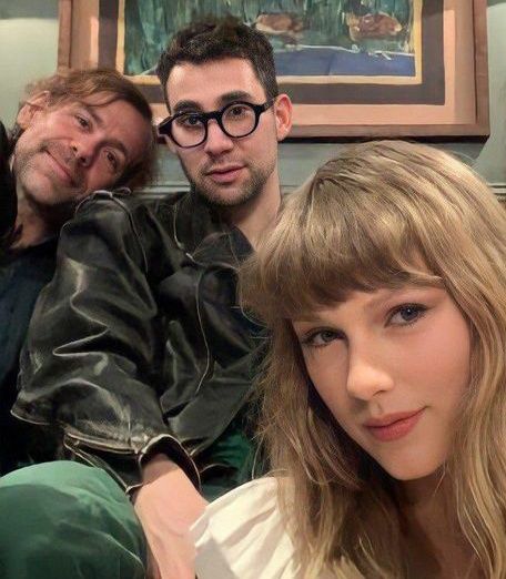 🎶| "us" is produced by Taylor Swift, Gracie Abrams, Aaron Dessner and Jack Antonoff