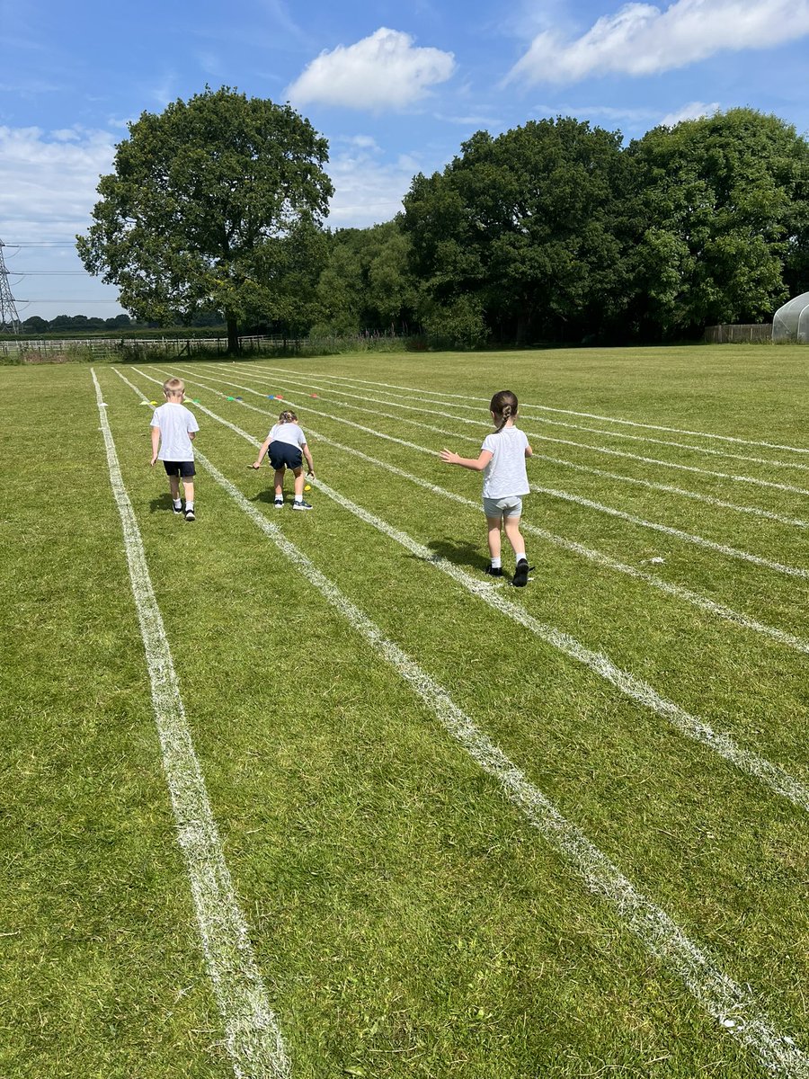 Miss Davies tweet media