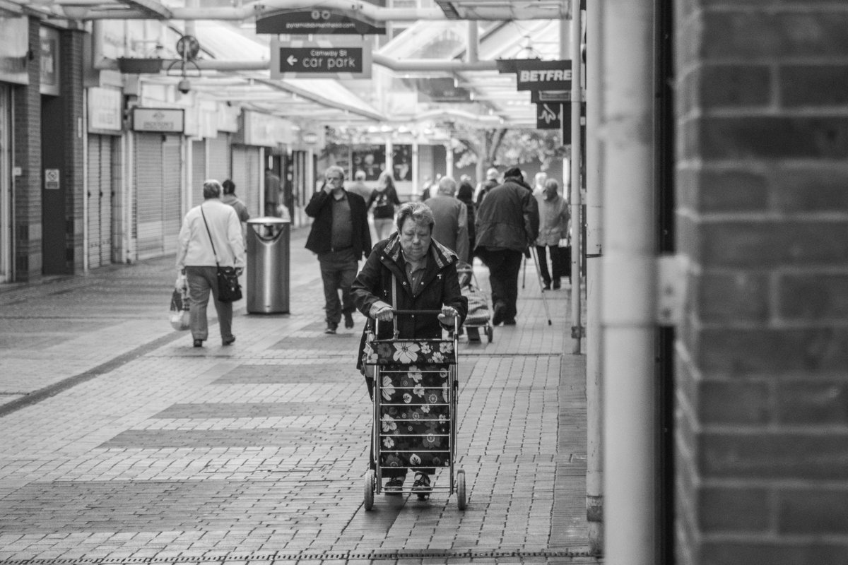 photo_Endless20's tweet photo. #landscapedscape #photography #streetphotography #wirral #birkenhead #people #cars #signs #buildings #24-105mm #canonphotography #camrea #eos2000d https://t.co/KeYkzIgB2g