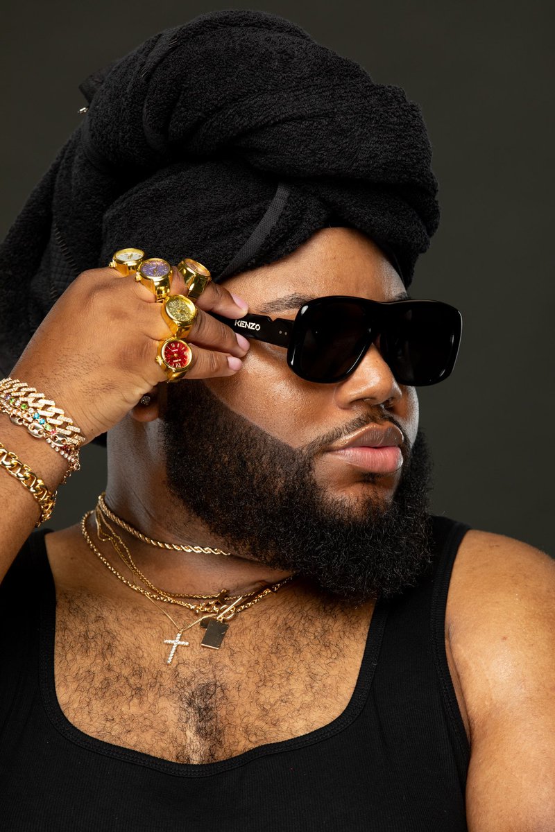 2_Vanity's tweet image. It’s Balloons on my Page!!