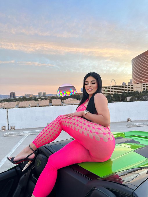 Te espero aqui 😉 https://t.co/9ibJqRhbtx https://t.co/St6Z7LOptw