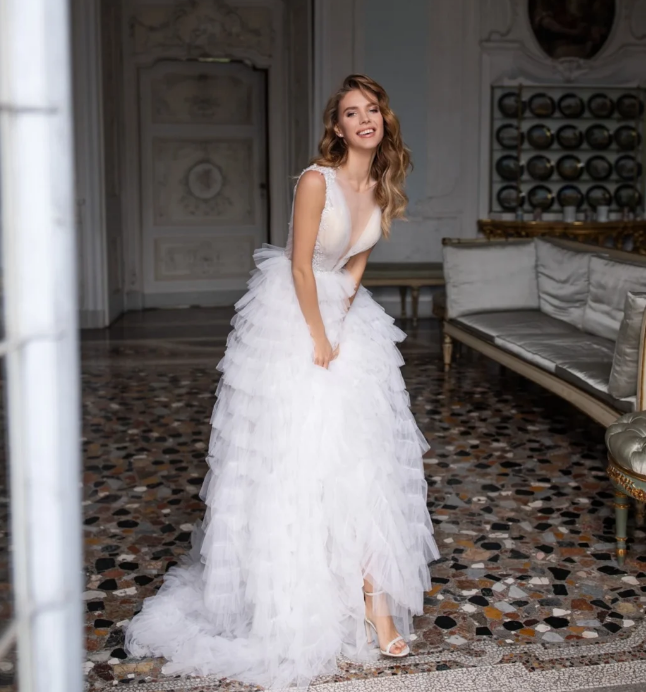 lorrainetyne's tweet photo. Whether you're looking for a traditional ball gown or a modern mermaid silhouette, you can find it all with just a few clicks. Visit https://t.co/rS697eZuCB for an #OnlineWeddingGownsinNyc https://t.co/J9hUxITPN0