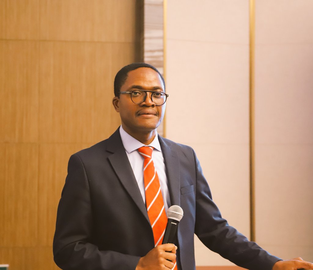 ltsague's tweet photo. A privilege to moderate an engaging panel on #AccountabilityFramework for the #LusakaAgenda in Africa.
Consultations brought MoH, CSO, GHI and UN representatives. Organised jointly by @WHOAFRO, @AfricaCDC and @acb4gf to socialize the #LusakaAgenda's 5 shifts and inform a roadmap for effective implementation.
#NewPublicHealthOrder