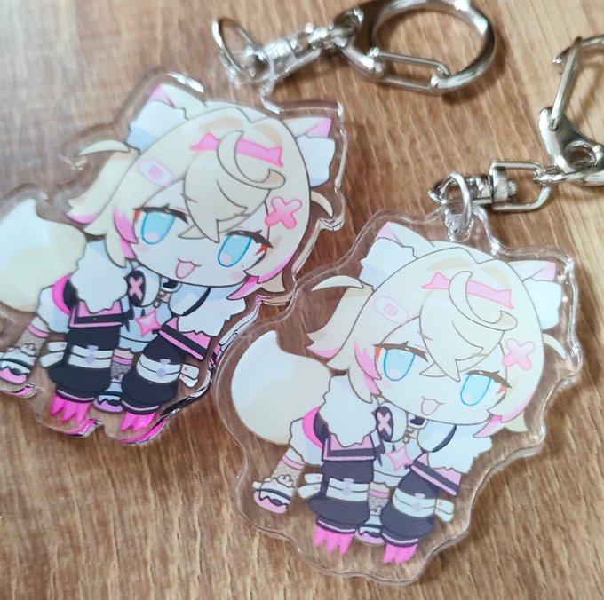 ミニアクキーのサイズ比較!前回のものから一回り小サイズです✊✨ポーチなどに付けやすいサイズ感かなと思います!
https://t.co/zZWTYa6RNo 