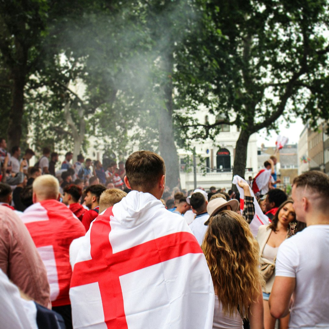 Where's Willow?

Which team is Willow rooting for tonight in the Euros?⚽