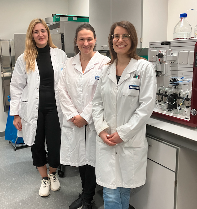 Switch Lab (@vib_switch_lab) on Twitter photo Effie Karyda from our <a href="/Twin4Promis/">Twin4Promis</a> partner NHRF joins us for the next few months on one of the project's scientific missions. <a href="/CBD_VIB/">VIB-KU Leuven Center for Brain & Disease Research</a> Biophysics Expert Valentina and Switchie Katerina are kick-starting Effie's time with us! Excited for the first data set! Effie Karyda from our <a href="/Twin4Promis/">Twin4Promis</a> partner NHRF joins us for the next few months on one of the project's scientific missions. <a href="/CBD_VIB/">VIB-KU Leuven Center for Brain & Disease Research</a> Biophysics Expert Valentina and Switchie Katerina are kick-starting Effie's time with us! Excited for the first data set!