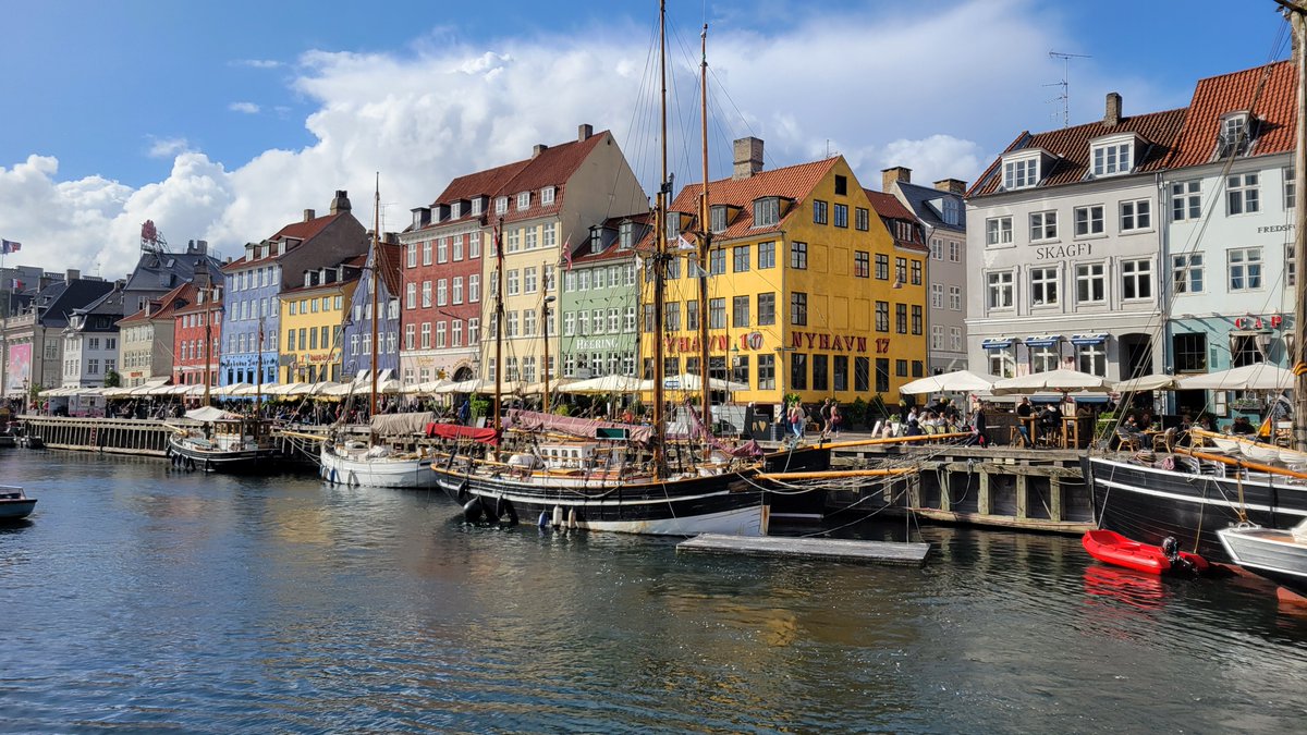 MIT Urban Economics Lab (@mit_uelab) on Twitter photo We are thrilled to announce that three of our esteemed lab members recently participated in the prestigious 13th European Meeting of the Urban Economics Association <a href="/UrbanEconomics/">Urban Economics Association</a> in Copenhagen! Binzhe Wang (<a href="/QT2713/">Binzhe Wang</a>), Vinicios Sant'Anna (<a href="/vpsantanna/">Vinicios Sant'Anna</a>), and Simon Buechler. We are thrilled to announce that three of our esteemed lab members recently participated in the prestigious 13th European Meeting of the Urban Economics Association <a href="/UrbanEconomics/">Urban Economics Association</a> in Copenhagen! Binzhe Wang (<a href="/QT2713/">Binzhe Wang</a>), Vinicios Sant'Anna (<a href="/vpsantanna/">Vinicios Sant'Anna</a>), and Simon Buechler.