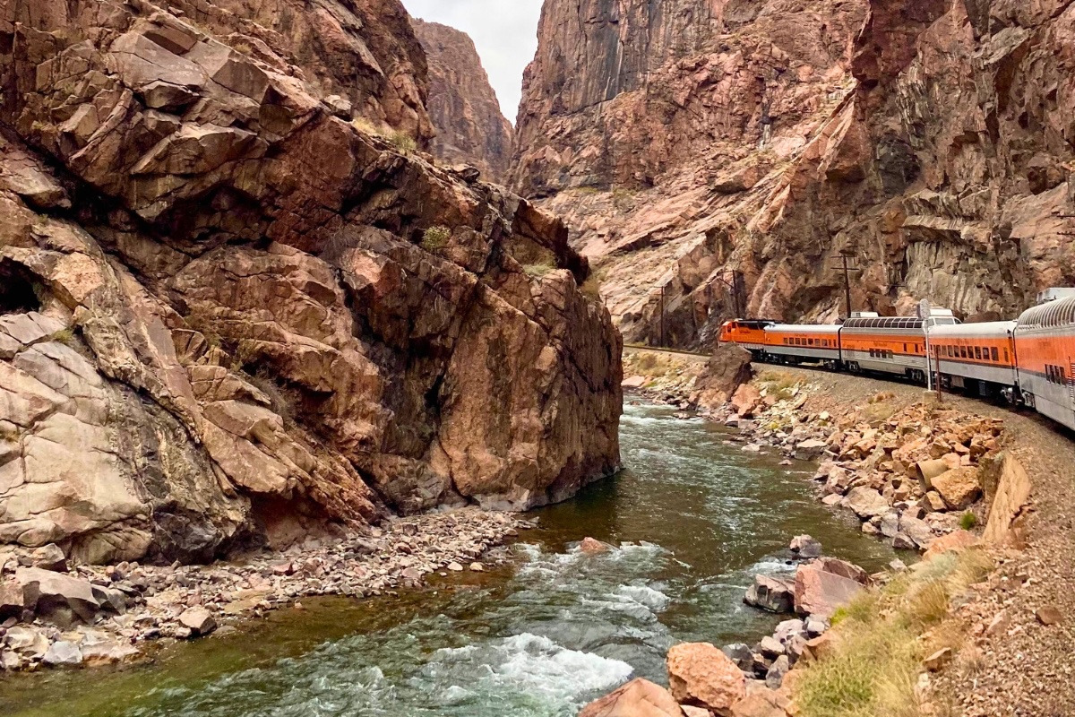 careyontravels's tweet photo. Here's your ultimate guide to the best places to visit in Colorado during the summer, from the busy streets of Boulder to the tranquil trails of Telluride.
https://t.co/f78SoFl0ly
What is your favorite place to visit in Colorado in the summer?
#visitcolorado #coloradosummer https://t.co/LXf5omIaBV