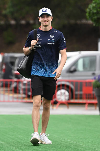 VICTORy4LOGAN's tweet photo. hes full of smile today 🥺 
barcelona pls be kind 🙏🙏🙏 https://t.co/FtyAwts1vn