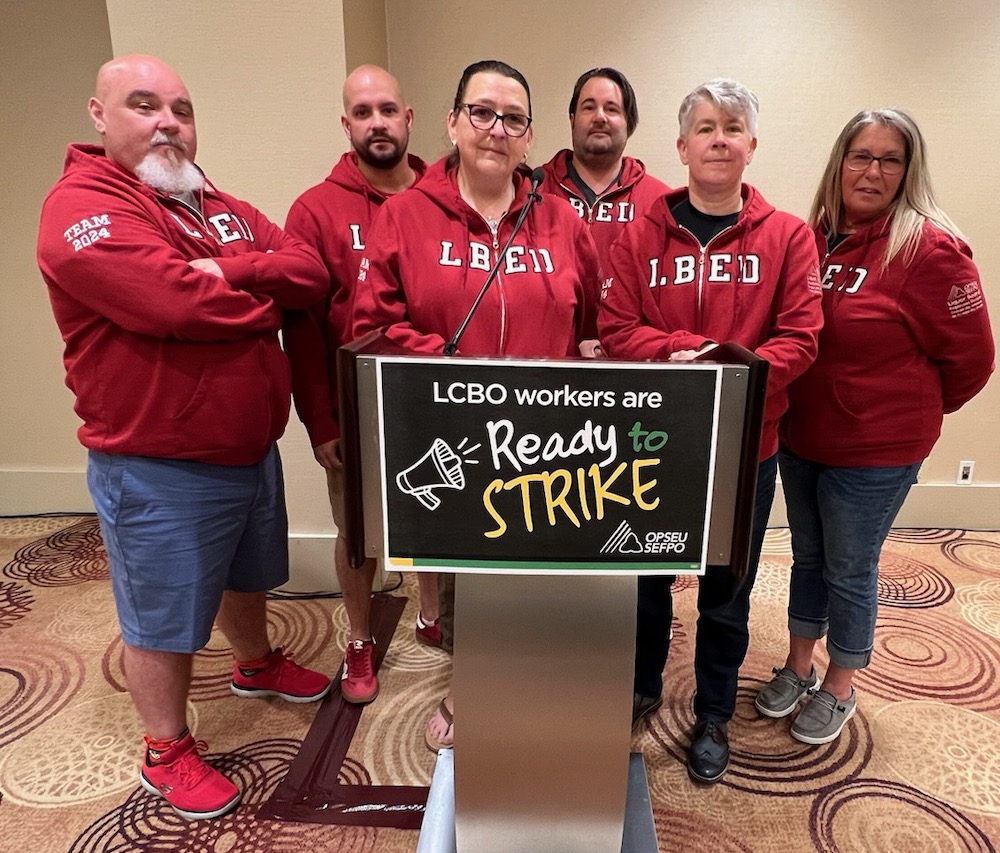 rickwine's tweet image. How Ontario wineries and local bottle shops are preparing for the looming strike at the @LCBO. Full report on Wines in Niagara ... 
👉 bit.ly/LCOBStikeWine