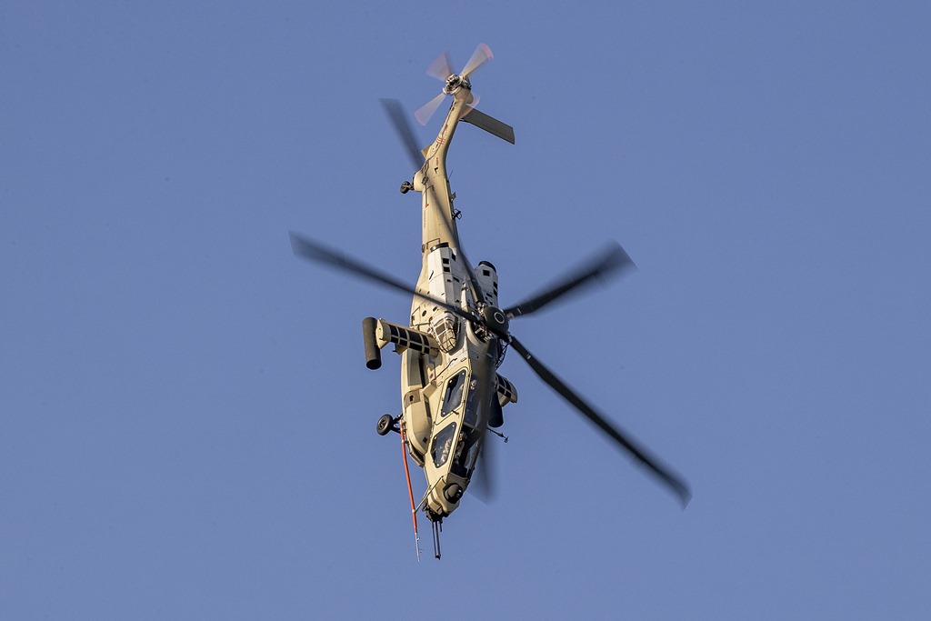 bbfaviation's tweet photo. Leonardo's new AW249 combat helicopter makes its international premiere. Read more 👉https://t.co/PqtSzKeVWC #aviation #aviationdaily #aviationlovers #helicopters #avgeek #avgeeks #defence @LDO_Helicopters https://t.co/Xu0R2il5XT