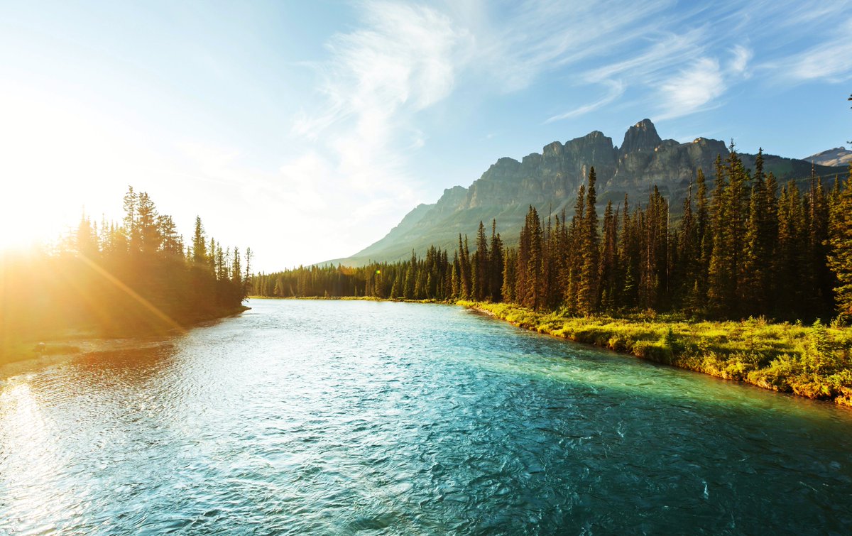 June 20 marks the first day of #Summer in Canada! The #Solstice is celebrated around the world, with various festivals, dances and gatherings hosted to enjoy the longest day of the year. Do you have any plans for the solstice? Let us know below! ☀️🌎