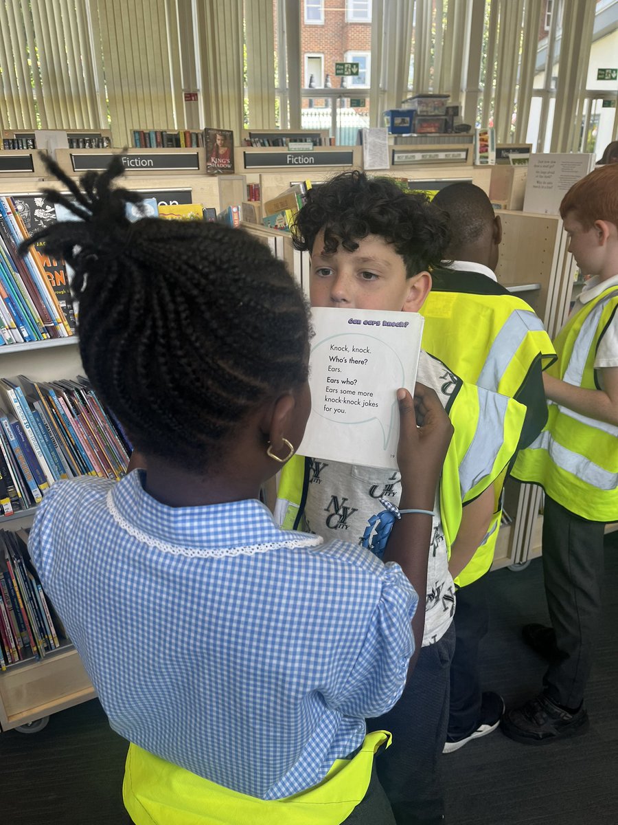 RockliffeManor's tweet image. Year 4 loved their trip the library this afternoon! They shared stories and opened new worlds together and it was lovely to see! Thank you to @SladeLibrary for having us again. @IPAT_Edu