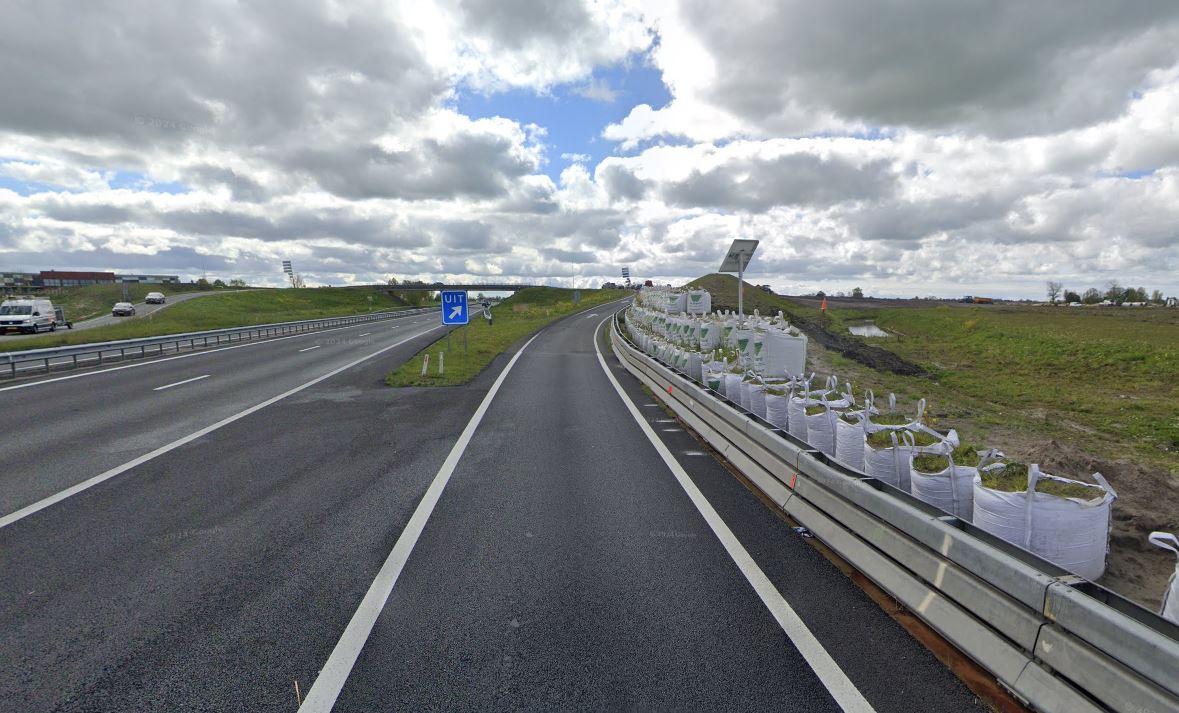 Van vrijdag 21 juni 20:00u t/m maandag 24 juni 06:00u is de oprit en afrit N7 Sneek-West afgesloten. Dit is in verband met het realiseren van een verbinding naar het nieuwe bedrijventerrein Hemmen III. Het gaat om de op- en afrit aan de kant van het nieuwe bedrijventerrein.