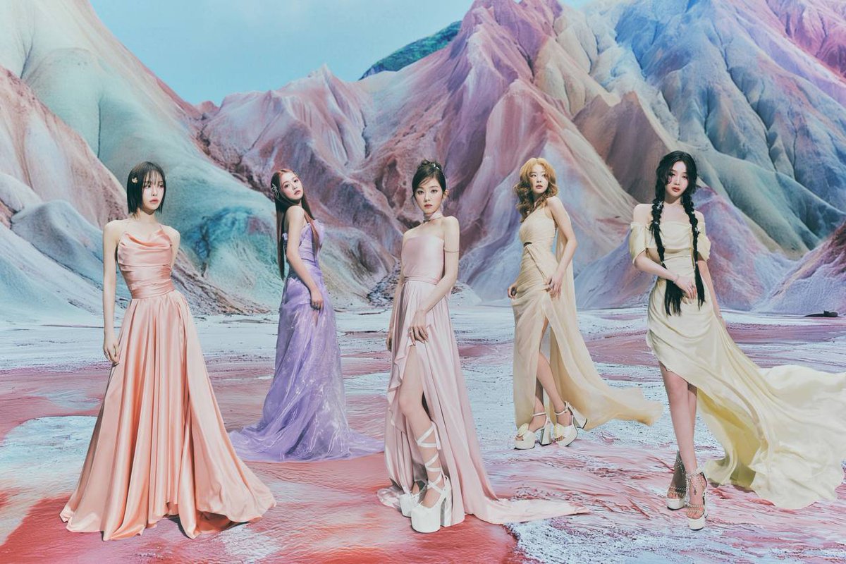 riceriiz's tweet photo. Mis reinas de Red Velvet están de vuelta! 😍 Las fotos son simplemente hermosas, los colores, las inclusiones del álbum… ¡todo! Quiero tenerlo, pero no sé si podré conseguirlo. ¡Estoy emocionada! 😭💖

#REDVELVET https://t.co/SdkZtcTnbK