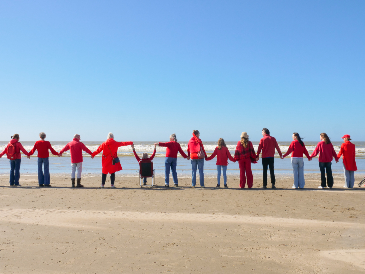 Doe mee aan The Climate Chain! 🤝 Meld je ook aan via waddenvereniging.nl/climate-chain, en sluit je op zondag 23 juni om 14:00 aan bij de langste human chain in Nederland ooit. De Waddenvereniging vormt een ketting aan het strand van Harlingen. Voor meer en snellere klimaatactie.❤️