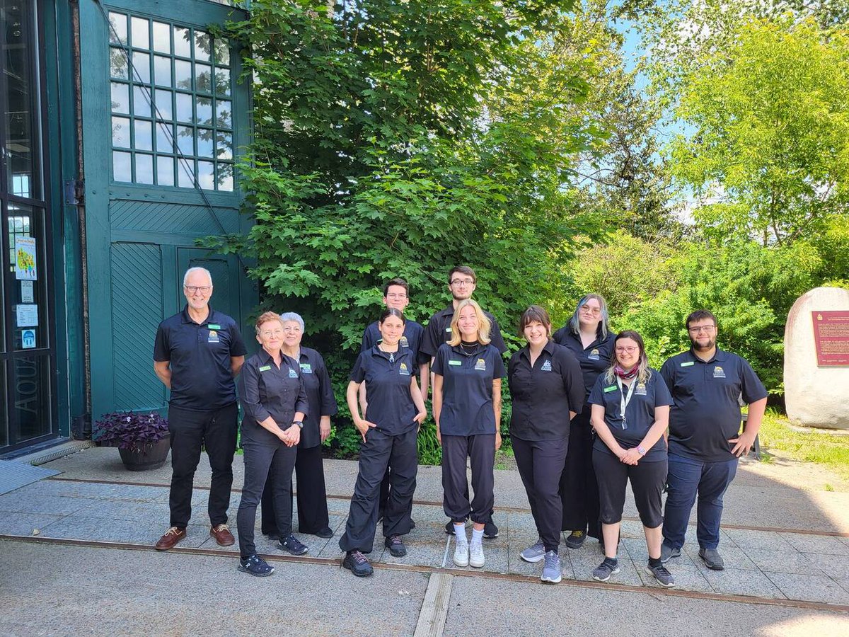 pulperie's tweet image. Aujourd&apos;hui, nous sommes heureux et fiers de vous présenter notre merveilleuse équipe qui vous accueillera cet été à La Pulperie 😍

Jusqu&apos;au 2 septembre, nous serons ouverts tous les jours de 9h à 18h.

Au plaisir de vous accueillir à La Pulperie 😁
.
.
.
#musee #musees #pulpe…